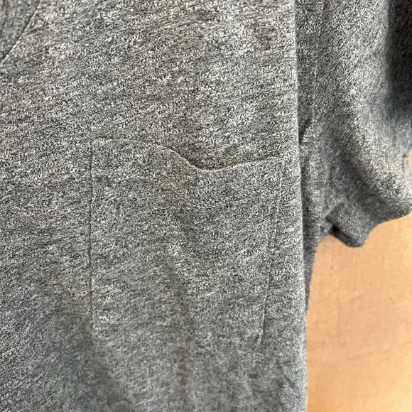 Madewell v neck pocket tee - Picture 4 of 4